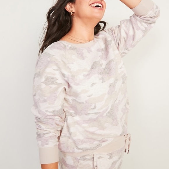 Old Navy Pink Camo Vintage Sweatshirt 